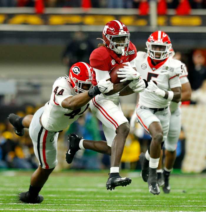 Travon Walker tackles Agiye Hall